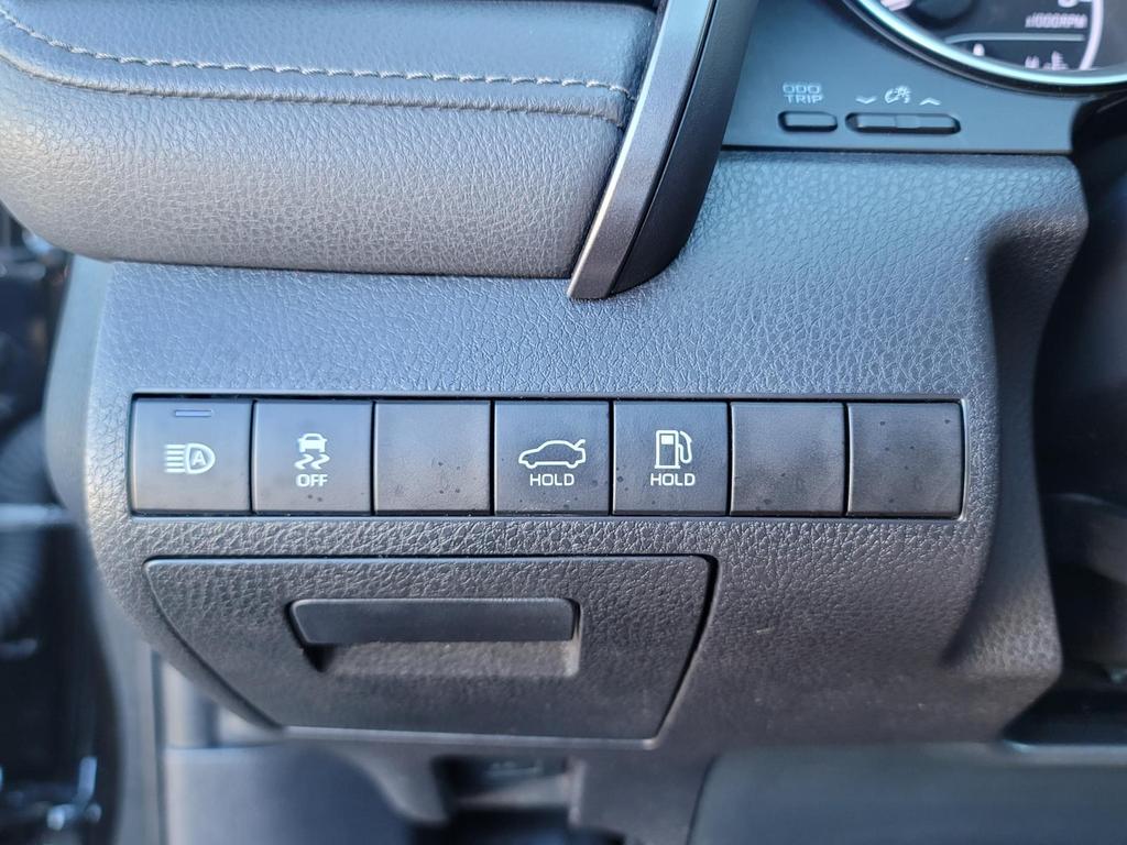 2021 Toyota Camry LE photo