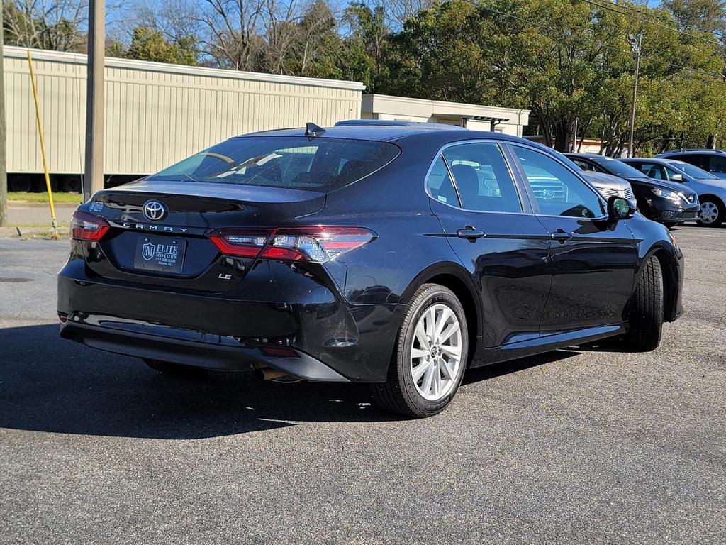 2021 Toyota Camry LE photo