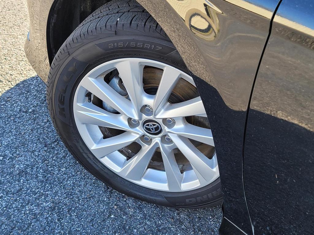 2021 Toyota Camry LE photo