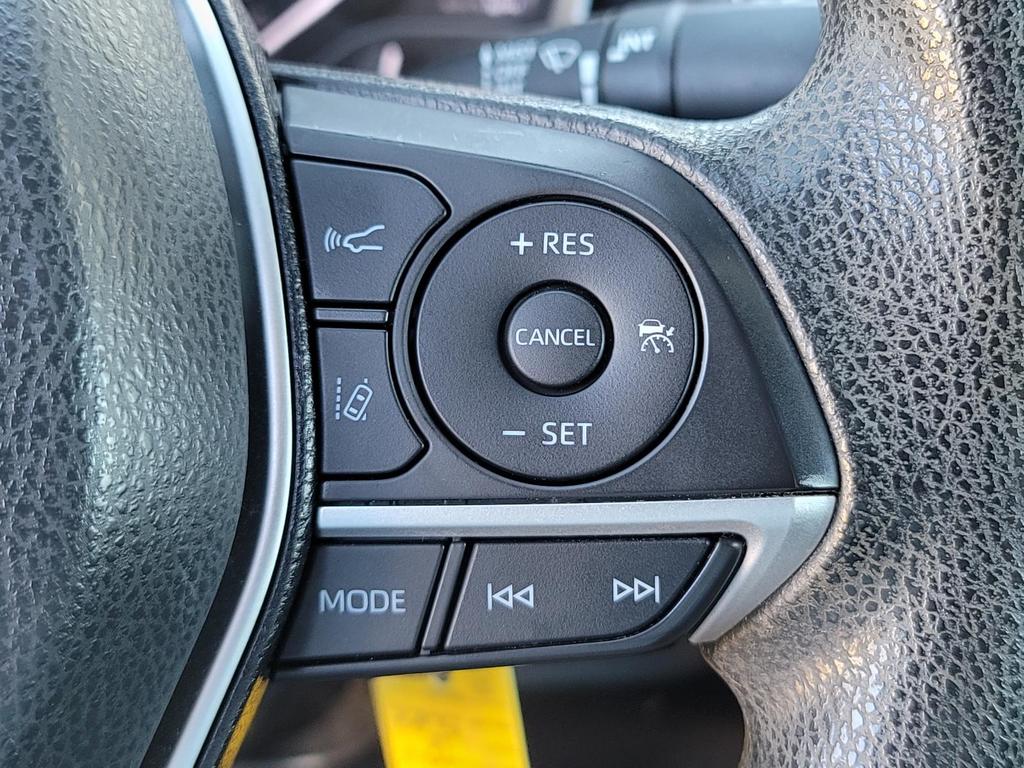 2021 Toyota Camry LE photo