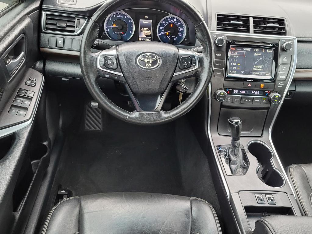 2016 Toyota Camry XLE photo