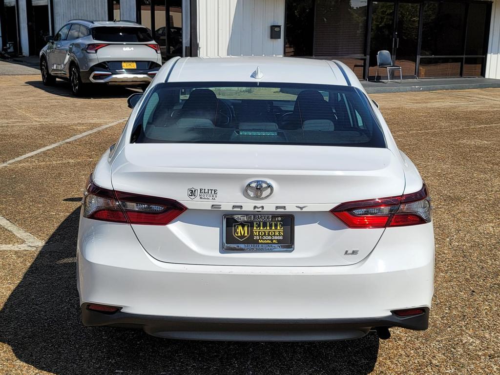 2021 Toyota Camry LE photo
