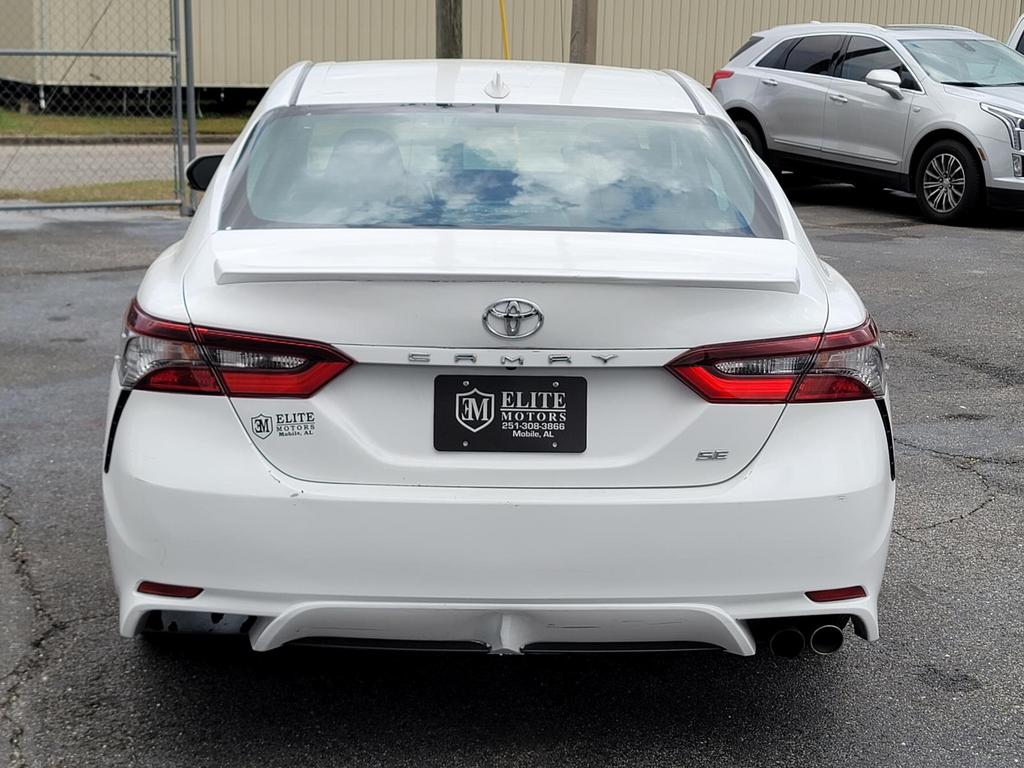 2022 Toyota Camry SE photo