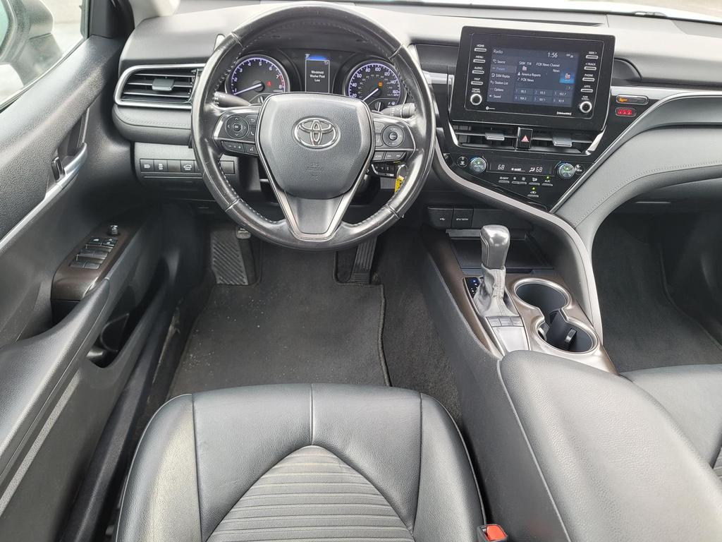 2022 Toyota Camry SE photo