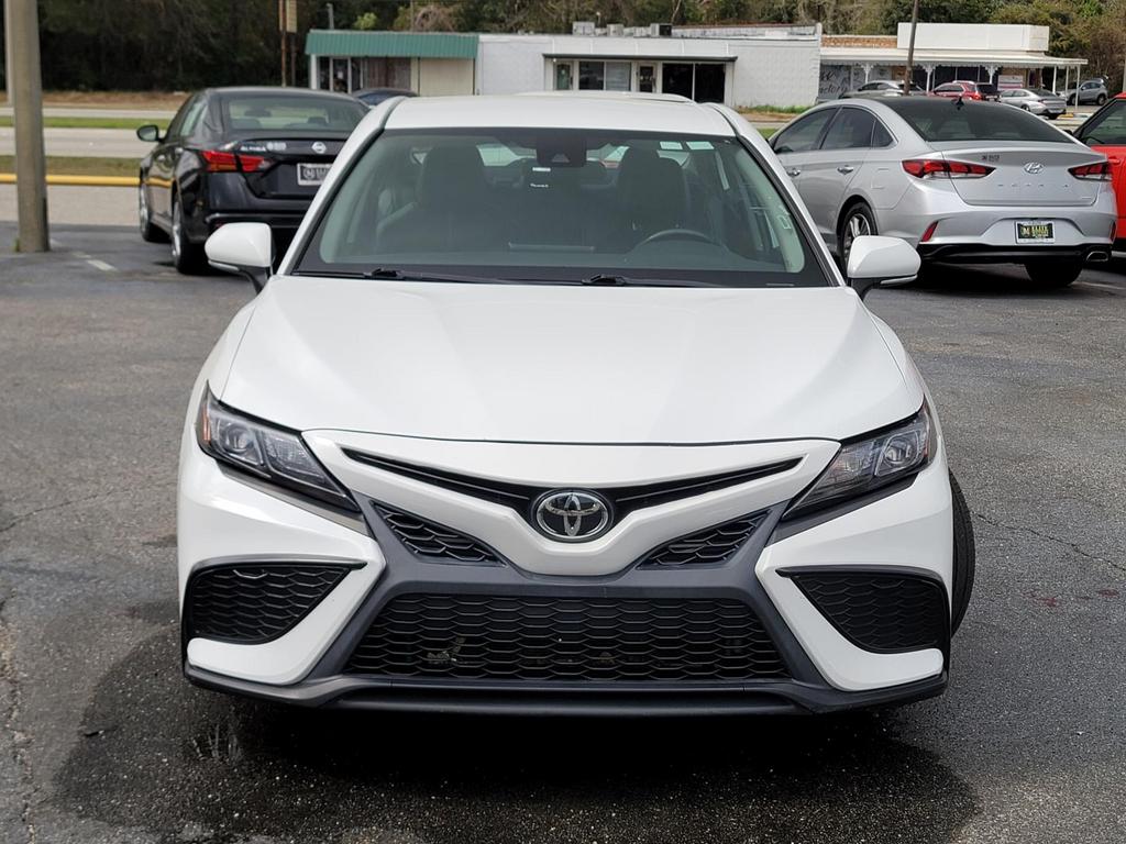 2022 Toyota Camry SE photo