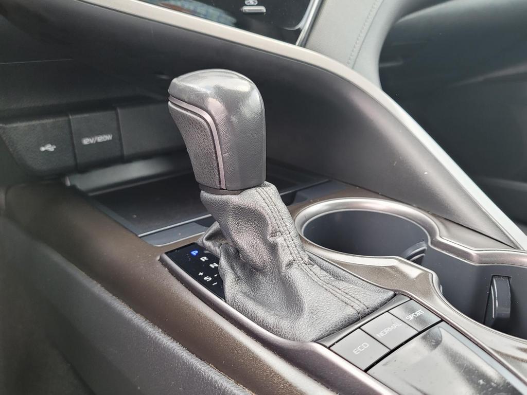 2022 Toyota Camry SE photo