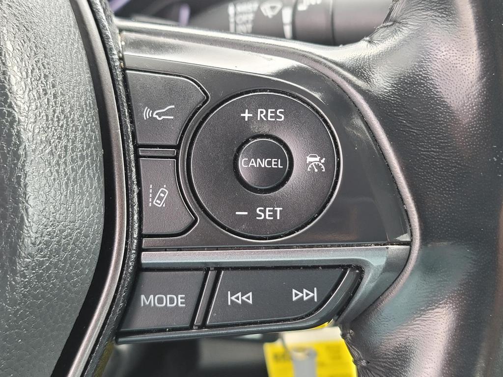 2022 Toyota Camry SE photo