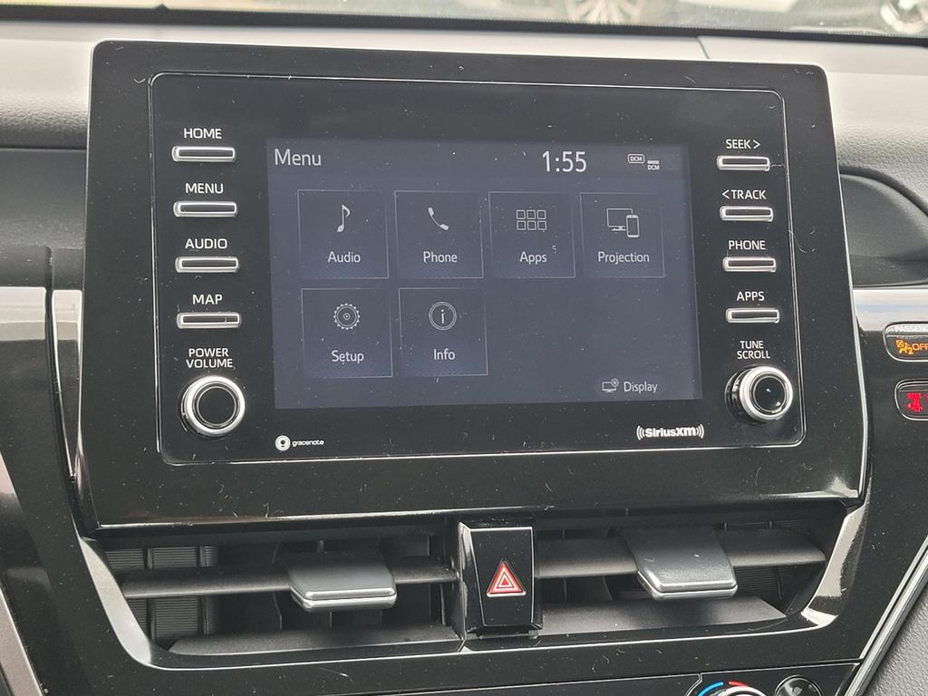 2022 Toyota Camry SE photo