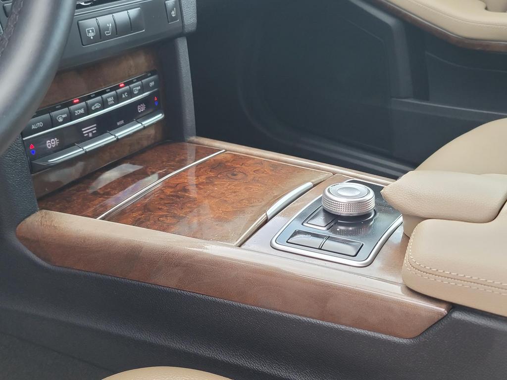 2012 Mercedes-Benz E-Class E350 Luxury photo