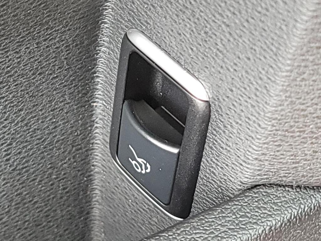 2012 Mercedes-Benz E-Class E350 Luxury photo