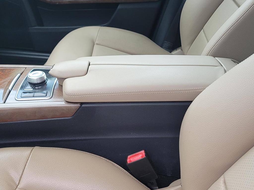 2012 Mercedes-Benz E-Class E350 Luxury photo