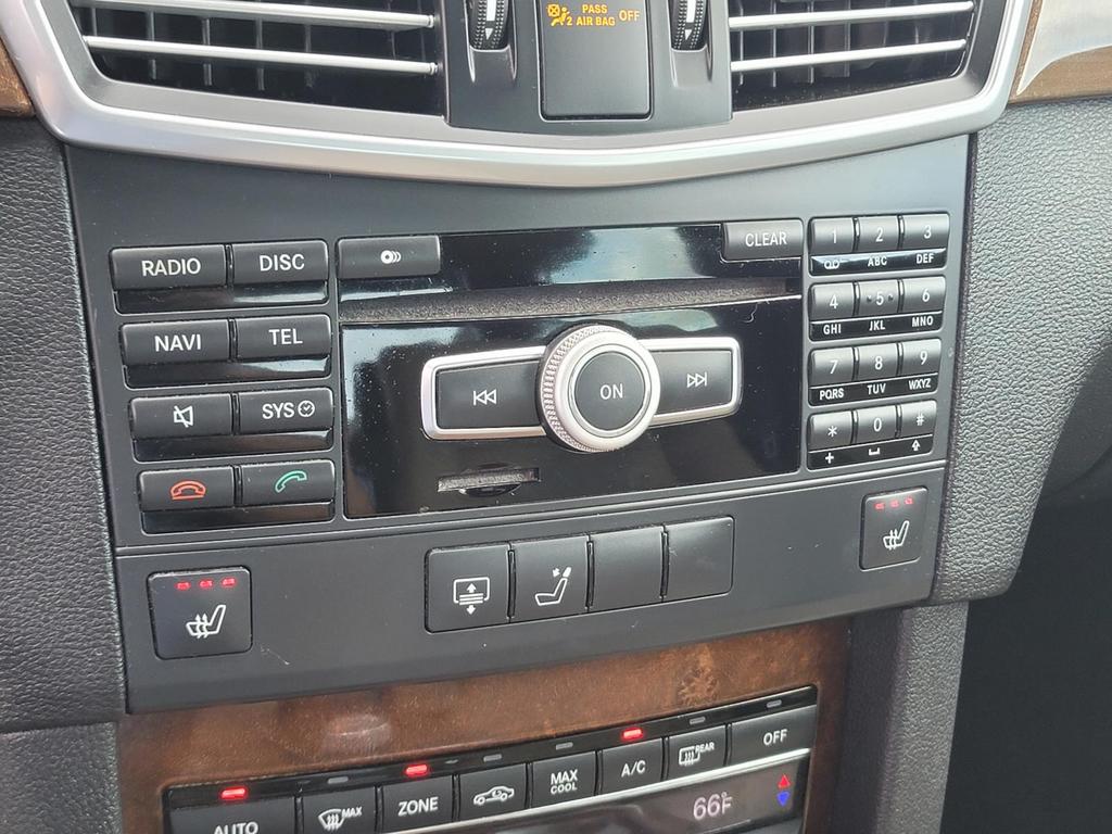 2012 Mercedes-Benz E-Class E350 Luxury photo