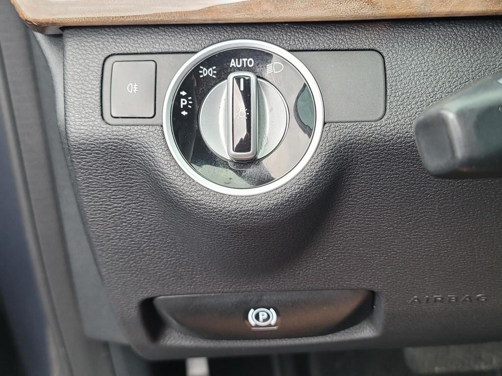 2012 Mercedes-Benz E-Class E350 Luxury photo
