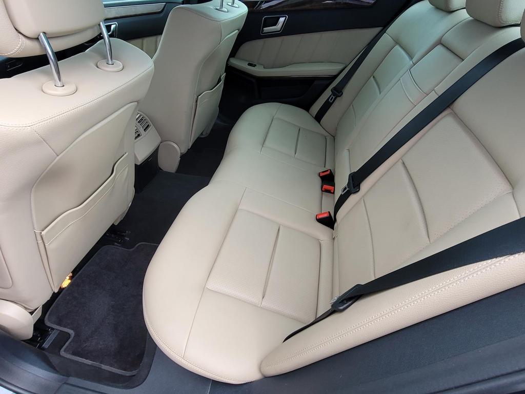 2012 Mercedes-Benz E-Class E350 Luxury photo