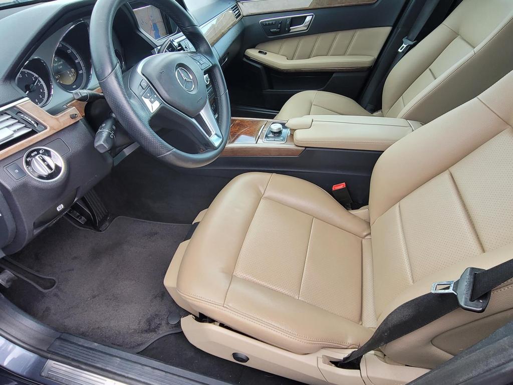 2012 Mercedes-Benz E-Class E350 Luxury photo