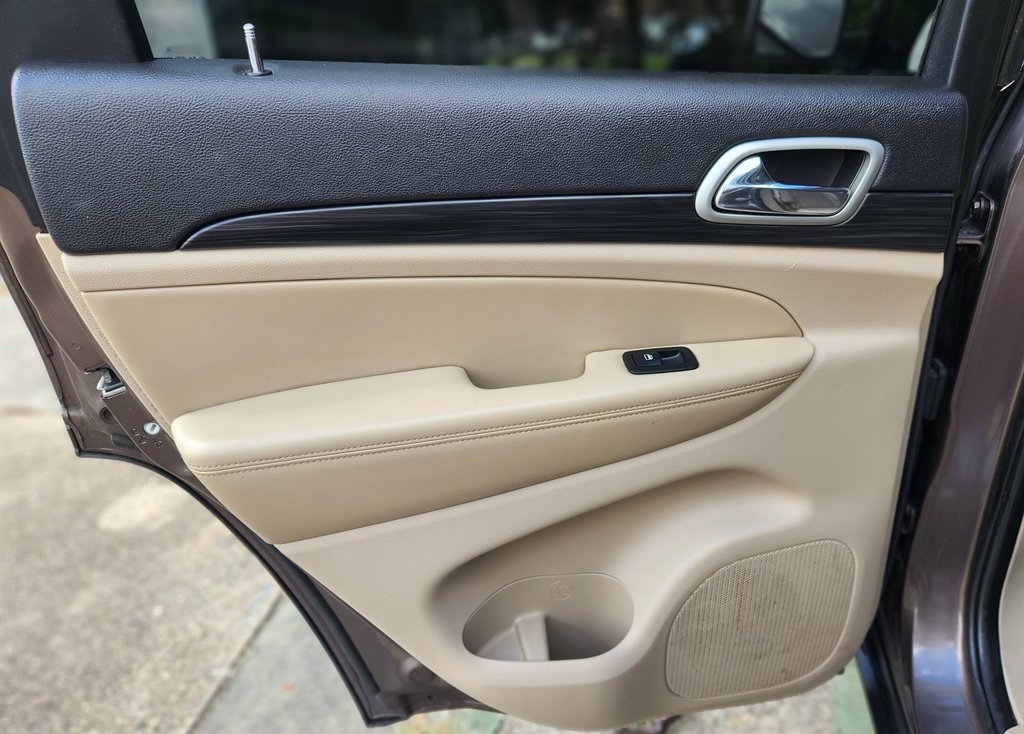 2021 Jeep Cherokee - $17,995