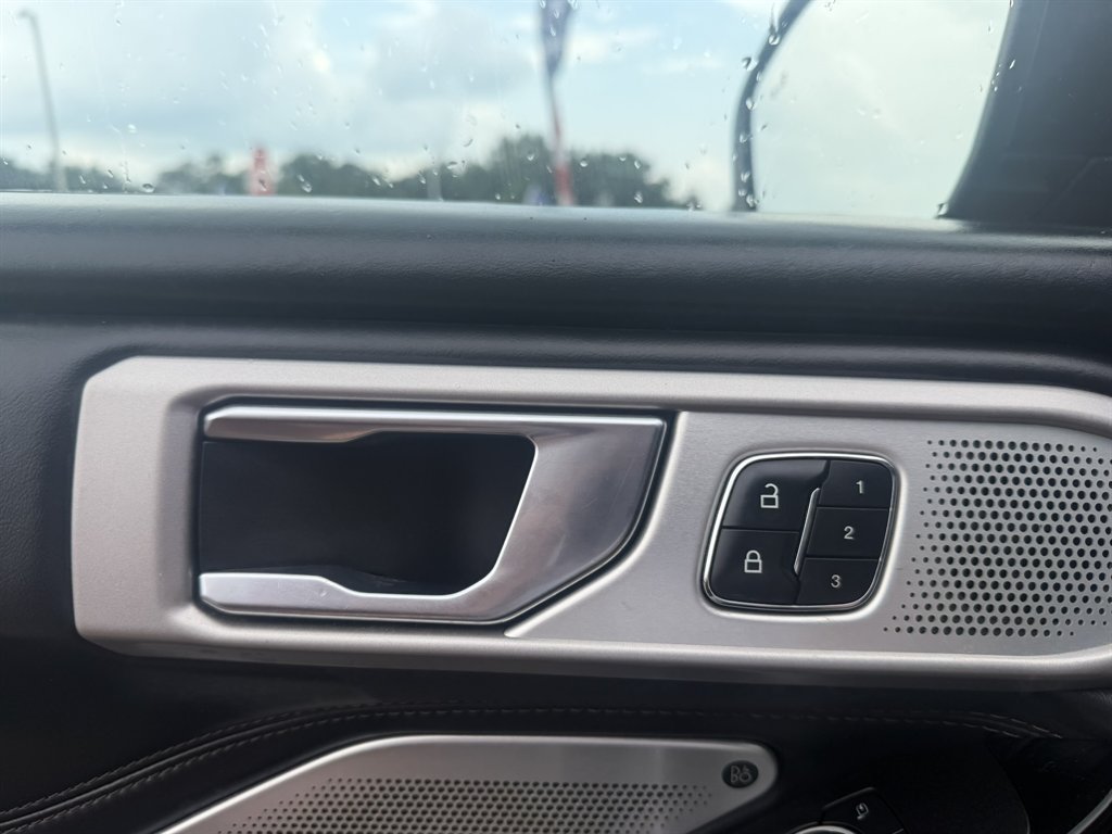 2021 Ford Explorer - $25,995