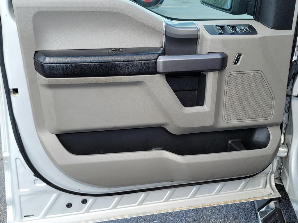 2019 Ford F150 XLT photo