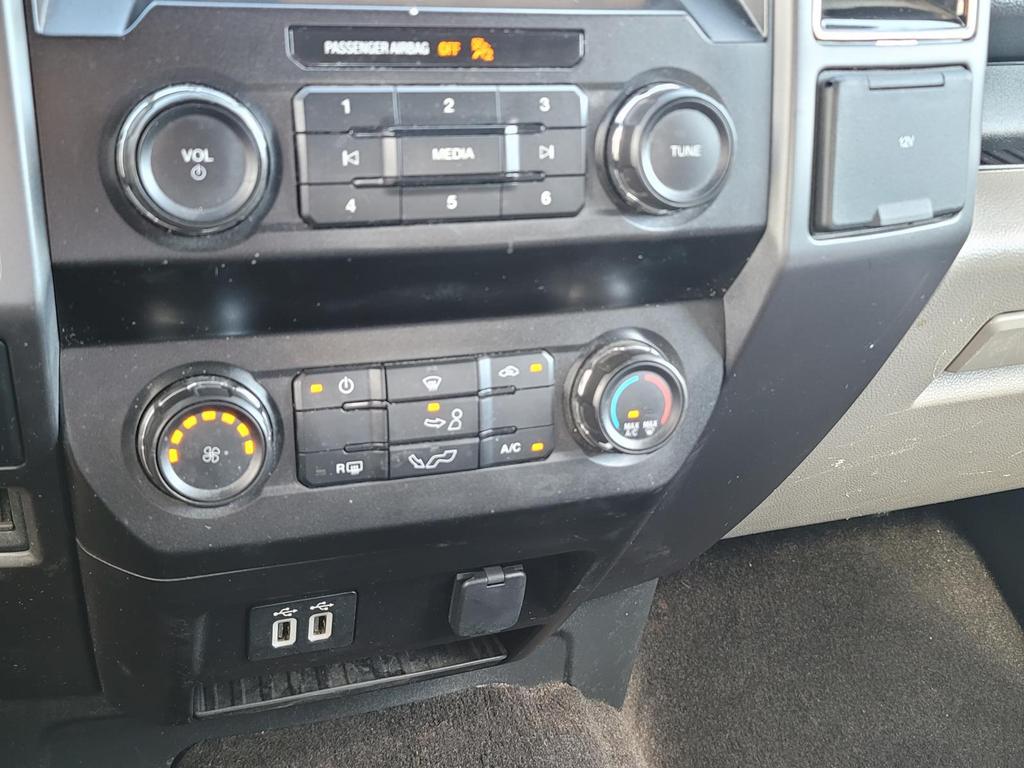 2019 Ford F150 XLT photo