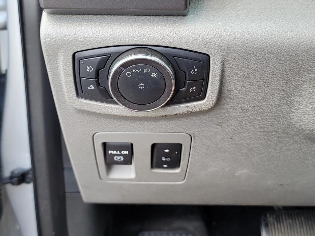 2019 Ford F150 XLT photo