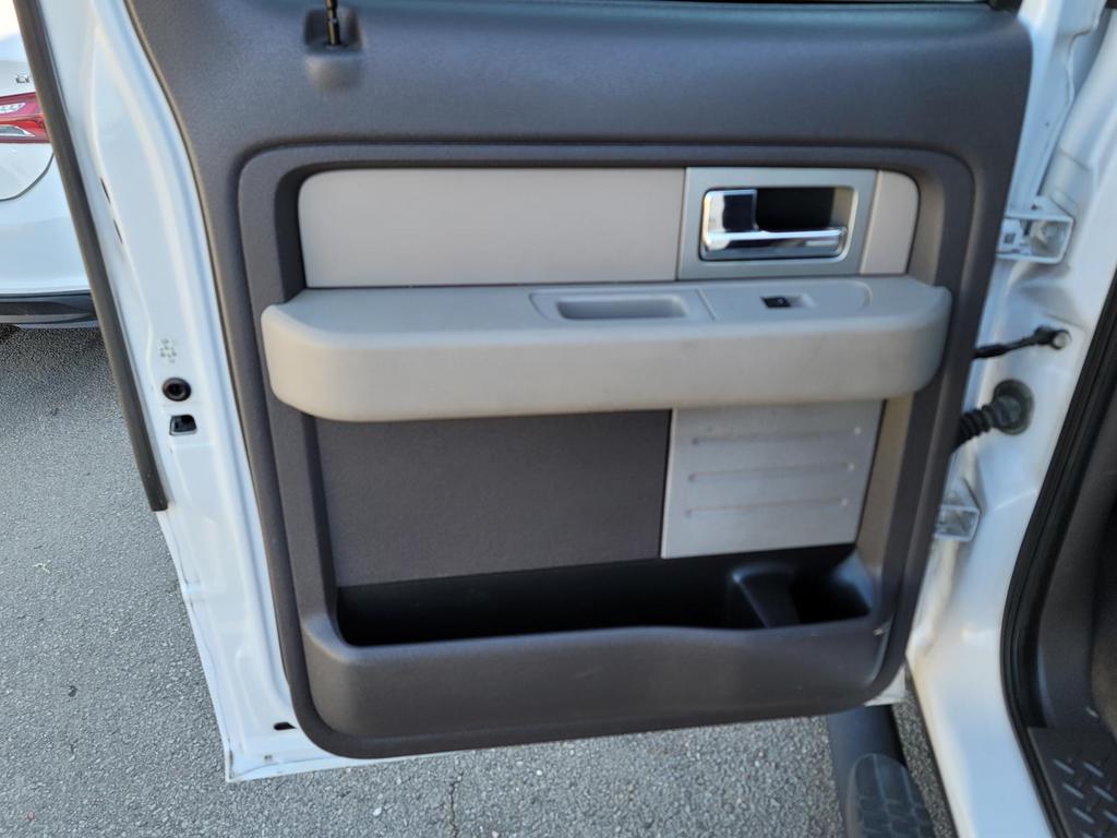 2010 Ford F-150 XLT photo