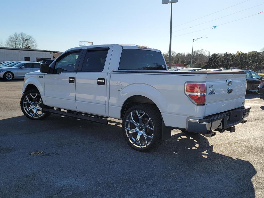 2010 Ford F-150 XLT photo