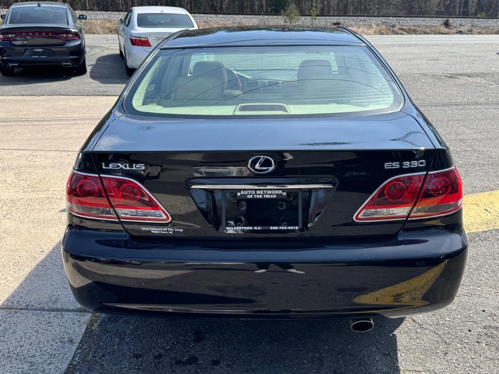 2005 Lexus ES 330 photo