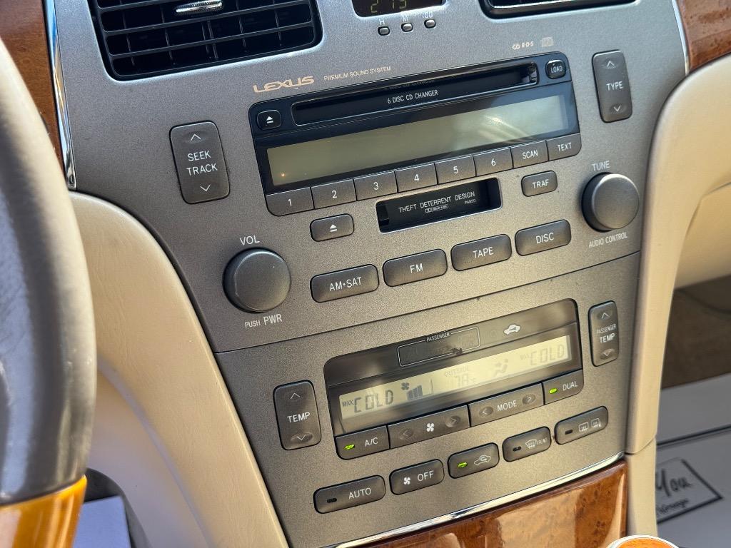 2005 Lexus ES 330 photo