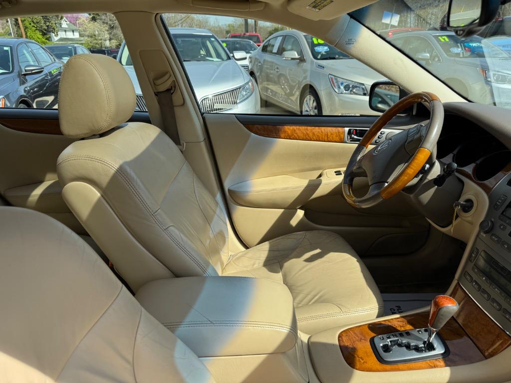 2005 Lexus ES 330 photo