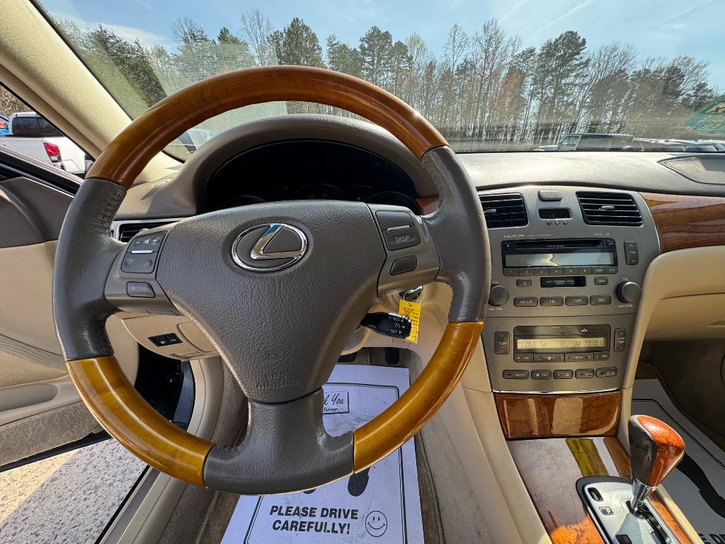 2005 Lexus ES 330 photo