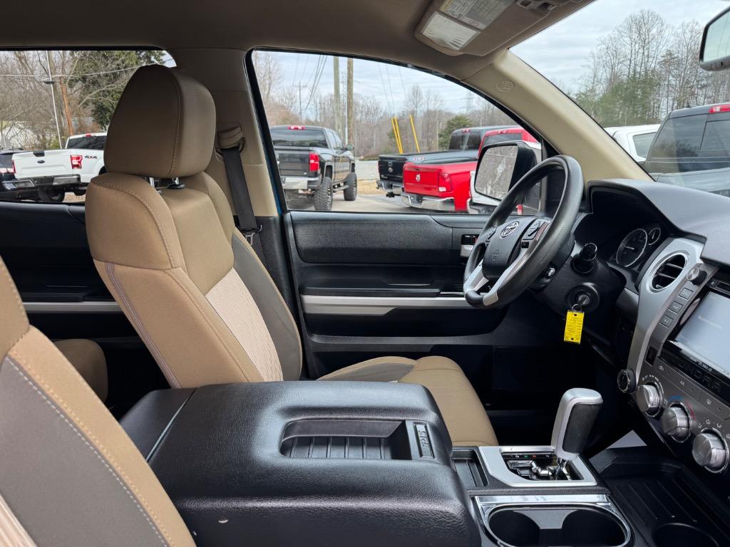 2016 Toyota Tundra SR5 photo