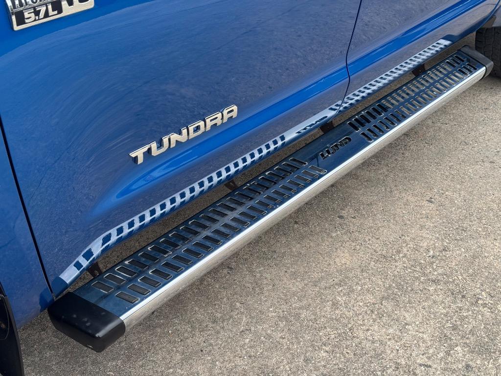 2016 Toyota Tundra SR5 photo