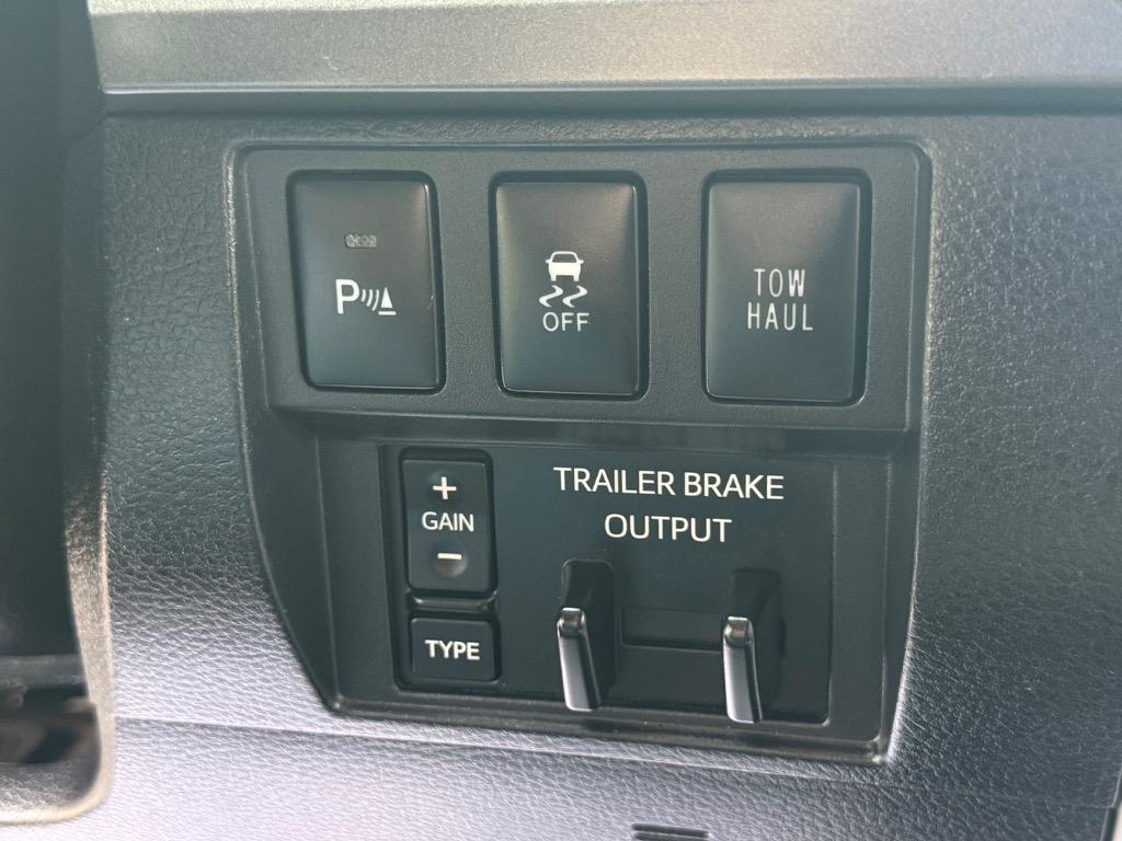 2016 Toyota Tundra SR5 photo