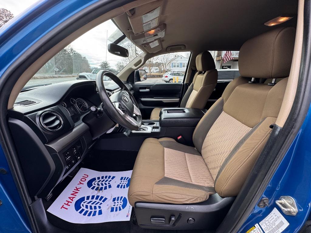 2016 Toyota Tundra SR5 photo