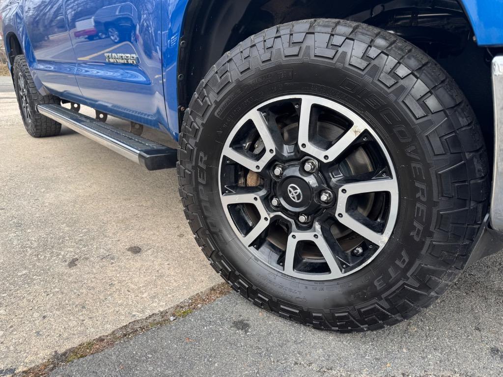 2016 Toyota Tundra SR5 photo