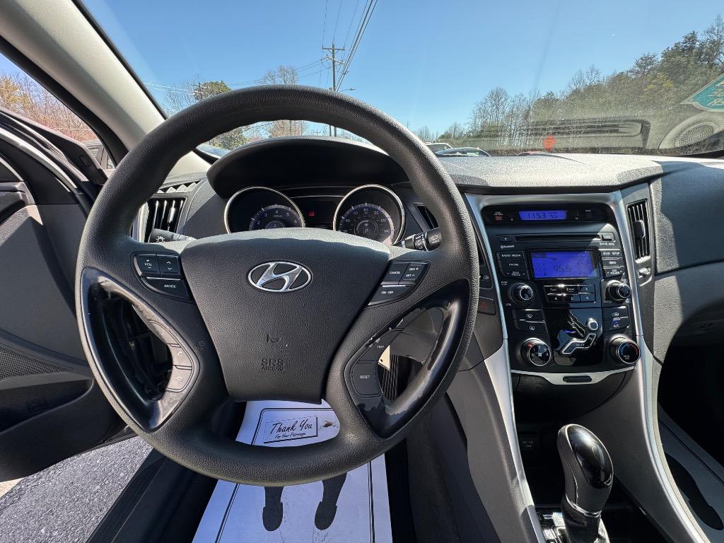 2012 Hyundai Sonata GLS photo