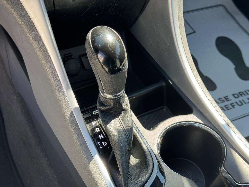 2012 Hyundai Sonata GLS photo