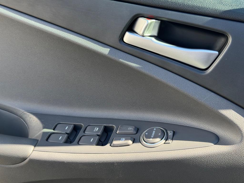 2012 Hyundai Sonata GLS photo