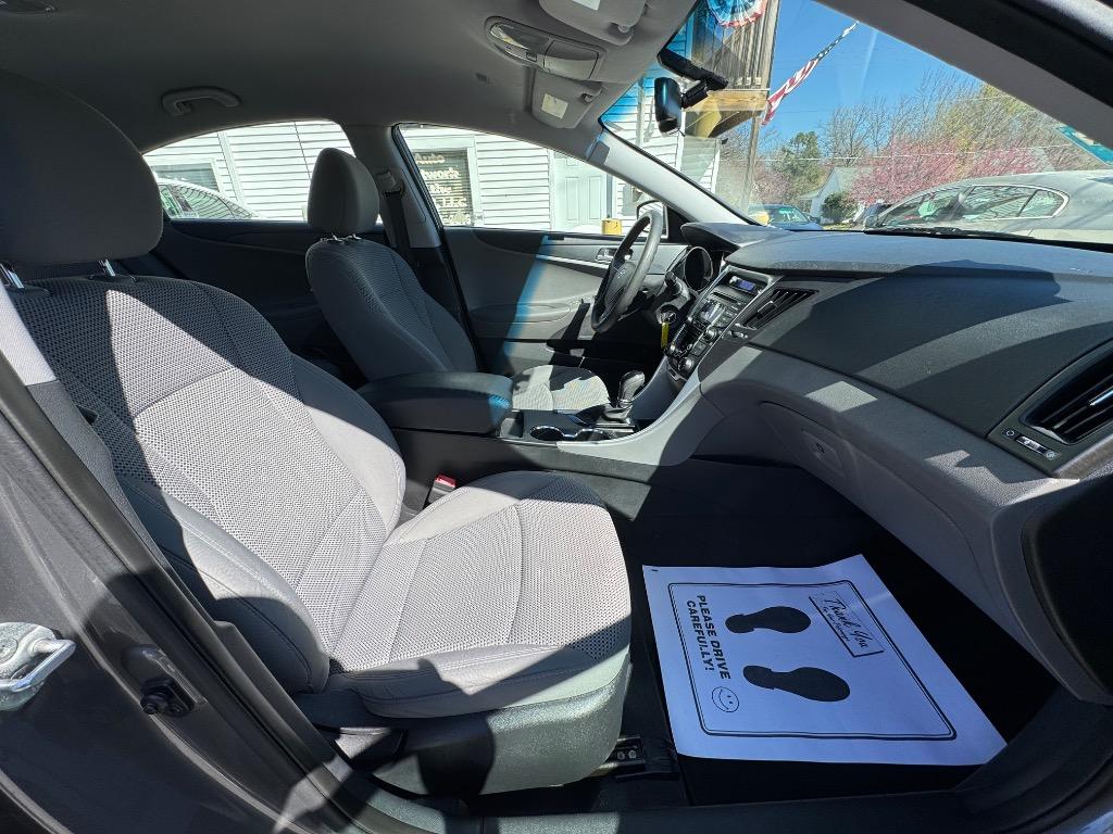 2012 Hyundai Sonata GLS photo