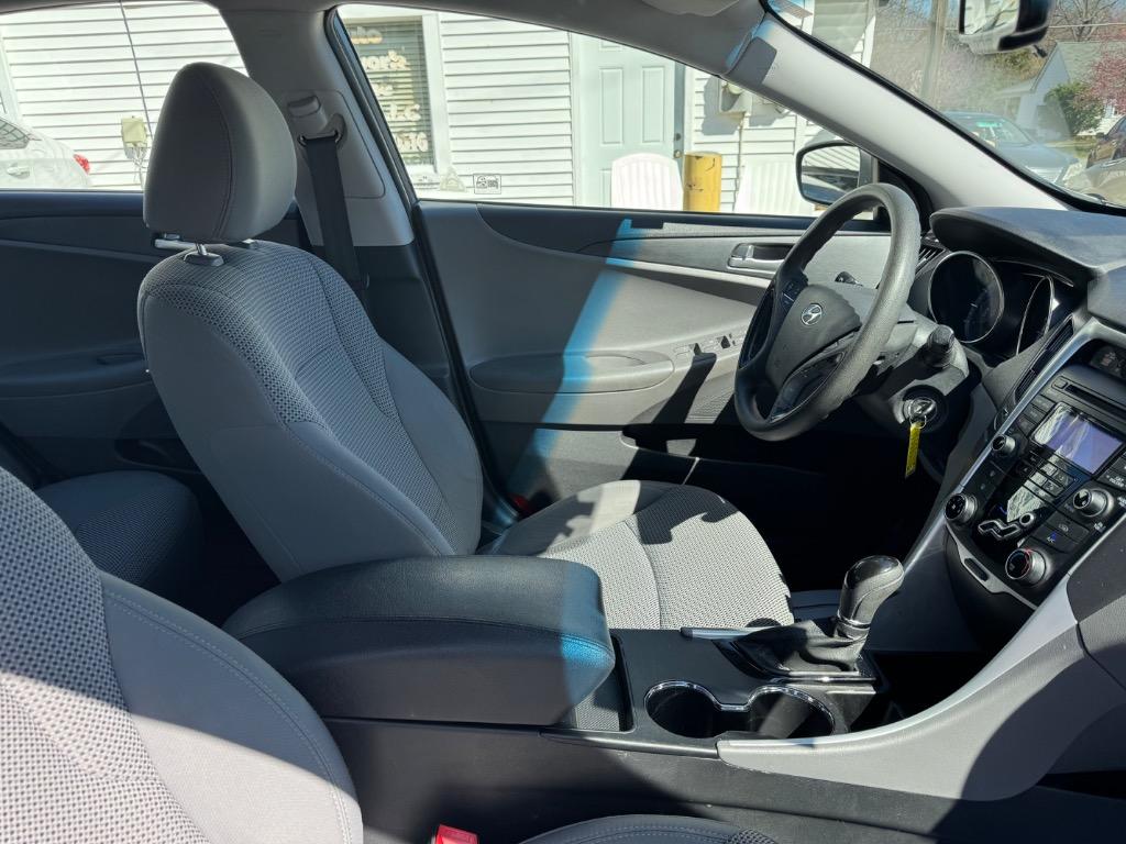 2012 Hyundai Sonata GLS photo