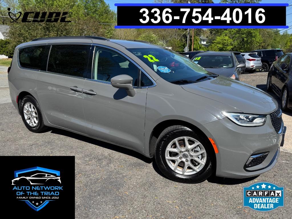 2022 Chrysler Pacifica Touring L photo