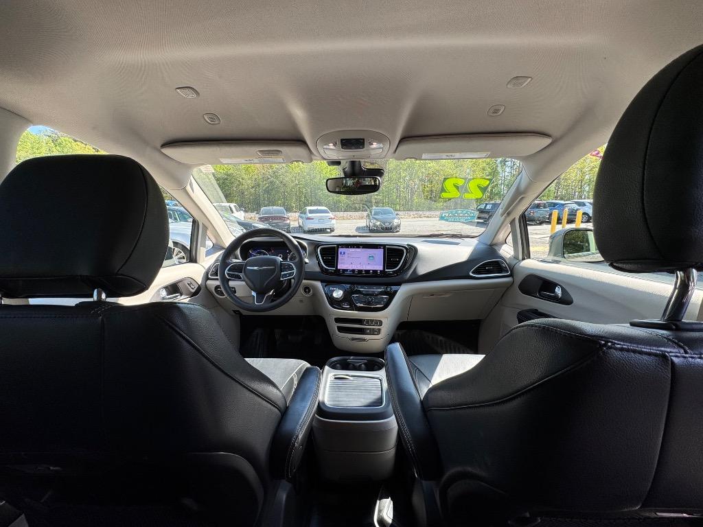 2022 Chrysler Pacifica Touring L photo