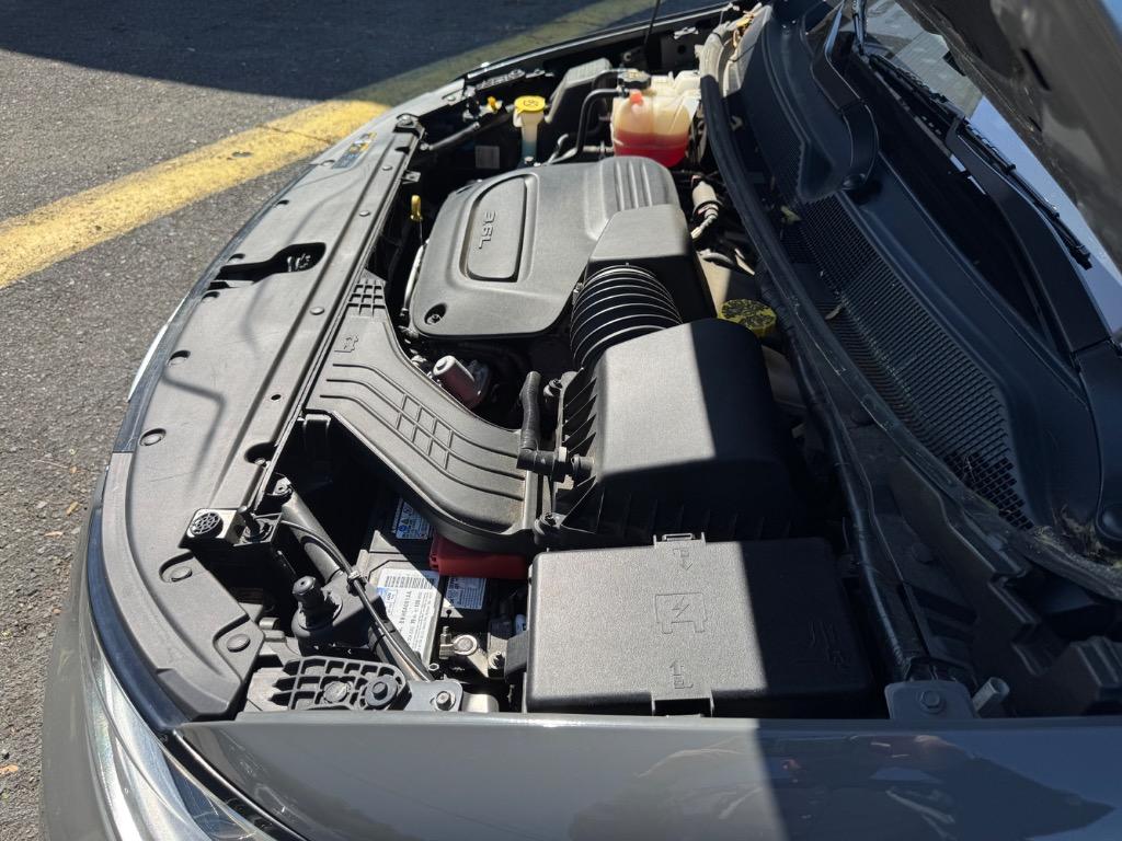 2022 Chrysler Pacifica Touring L photo