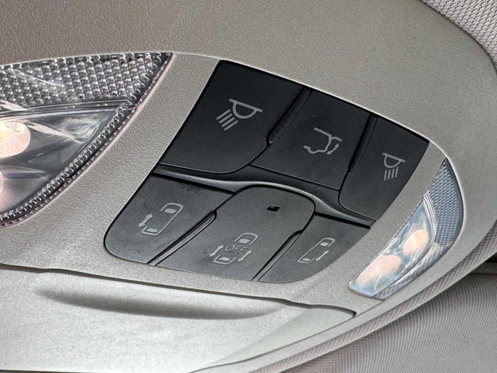 2022 Chrysler Pacifica Touring L photo