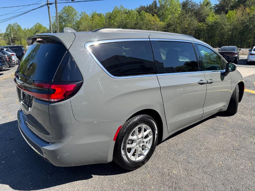 2022 Chrysler Pacifica Touring L photo