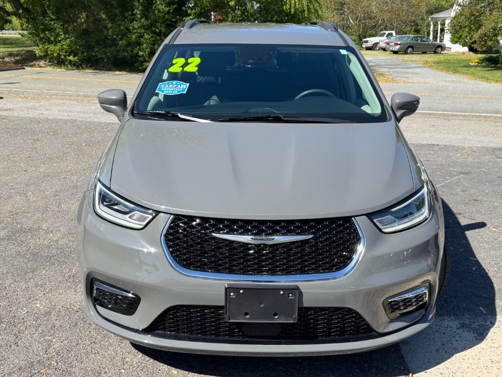 2022 Chrysler Pacifica Touring L photo