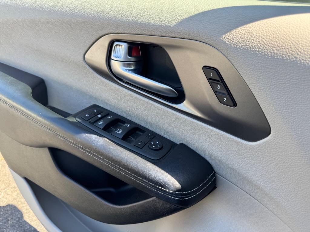 2022 Chrysler Pacifica Touring L photo