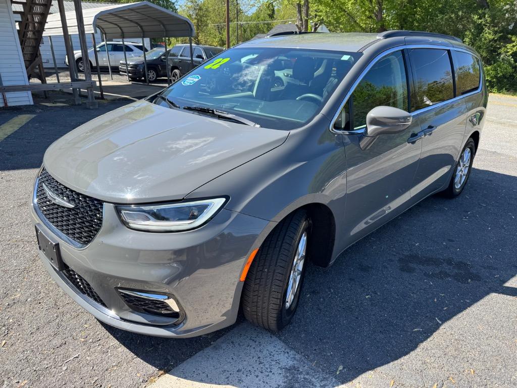 2022 Chrysler Pacifica Touring L photo