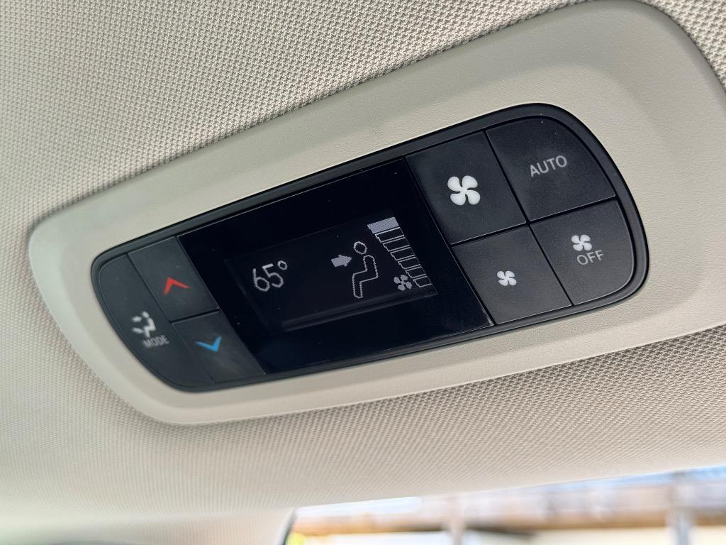 2022 Chrysler Pacifica Touring L photo