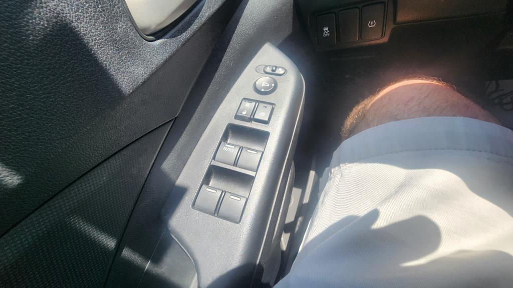 2014 Honda CR-V - $13,990